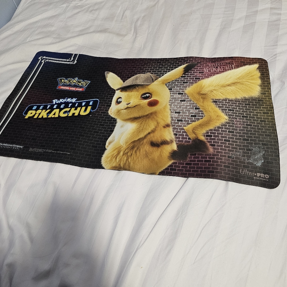 Pokemon Detective Pikachu Large Playmat - Picture 1 of 1